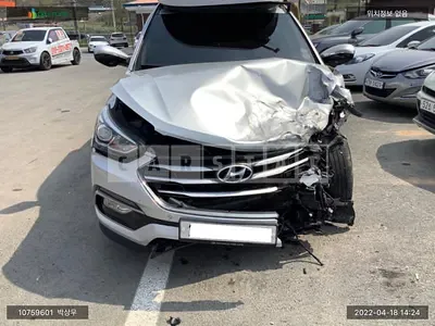 Photo 1 of 22: 2017 Hyundai Santa Fe, VIN KMHSW81UDJU820003 — Korean insurance auction