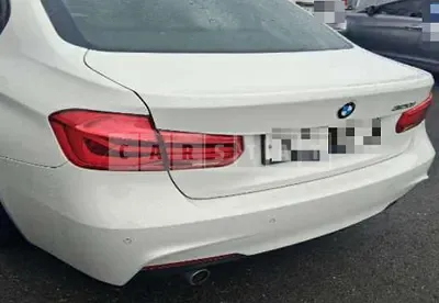 Photo 1 of 3: 2018 BMW 320i — Korean insurance auction
