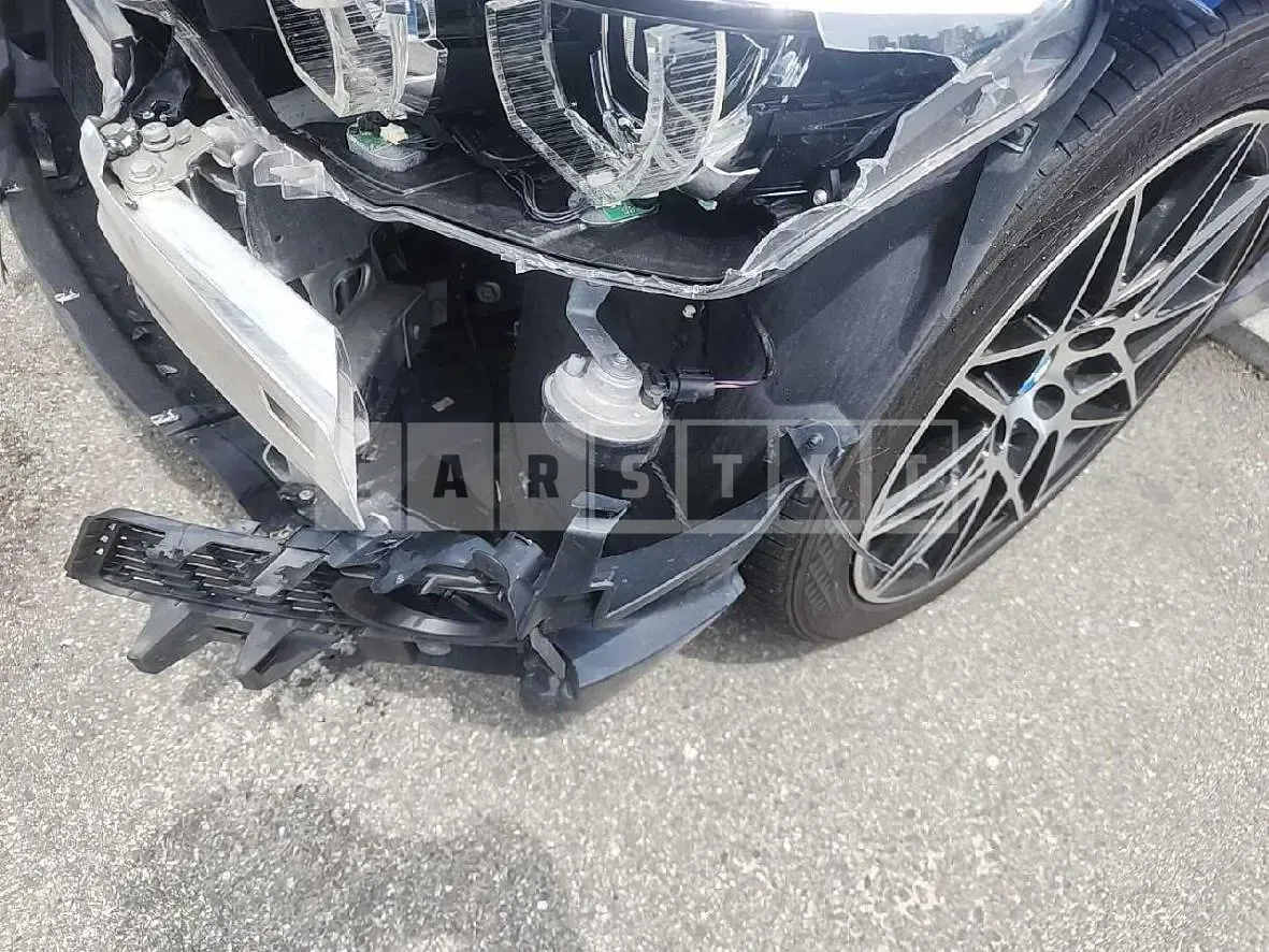 Photo 2 of 23: 2018 BMW 330i — Korean insurance auction