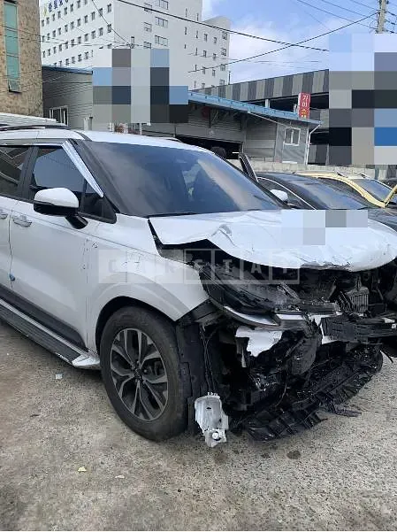 Photo 2 of 4: 2022 Kia Carnivals — Korean insurance auction