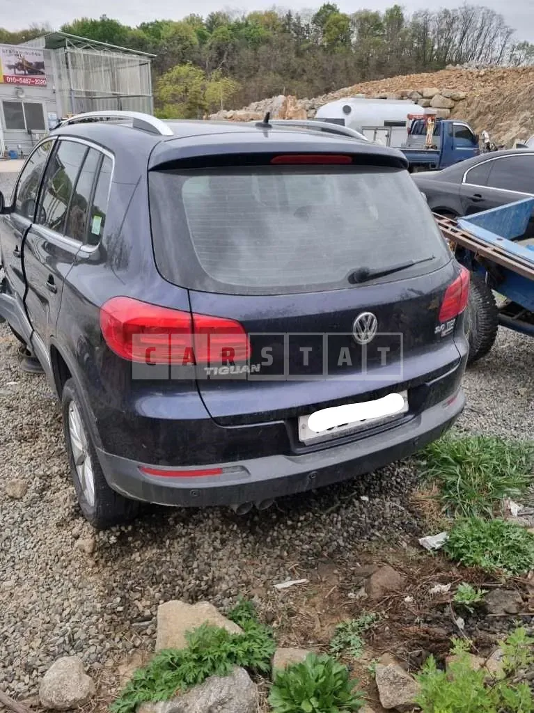 Photo 2 of 8: 2016 Volkswagen Tiguan 2.0 TDI BMT, VIN WVGZZZ5NZGW586677 — Korean insurance auction