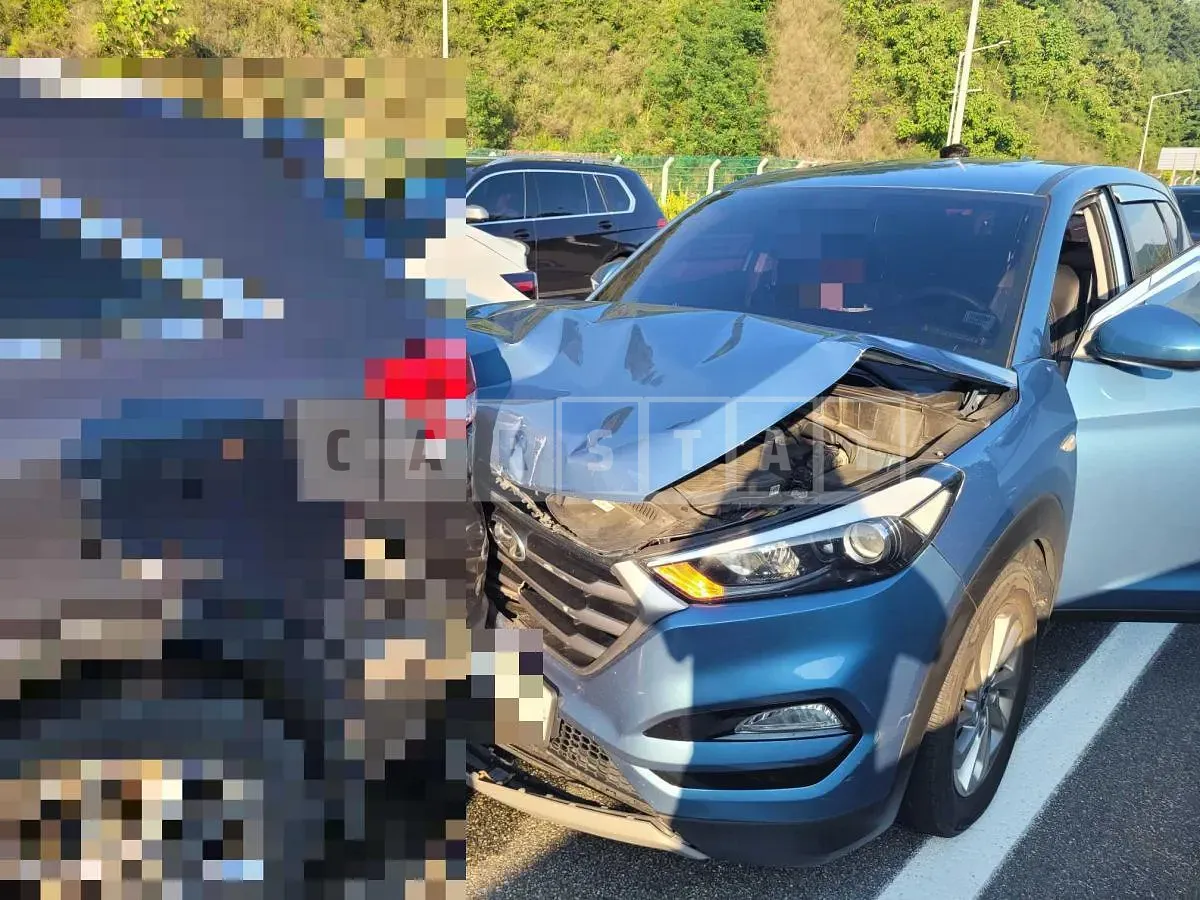Photo 2 of 4: 2017 Hyundai Tucson — Korean insurance auction