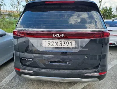 Photo 1 of 42: 2023 Kia Carnival — Korean insurance auction