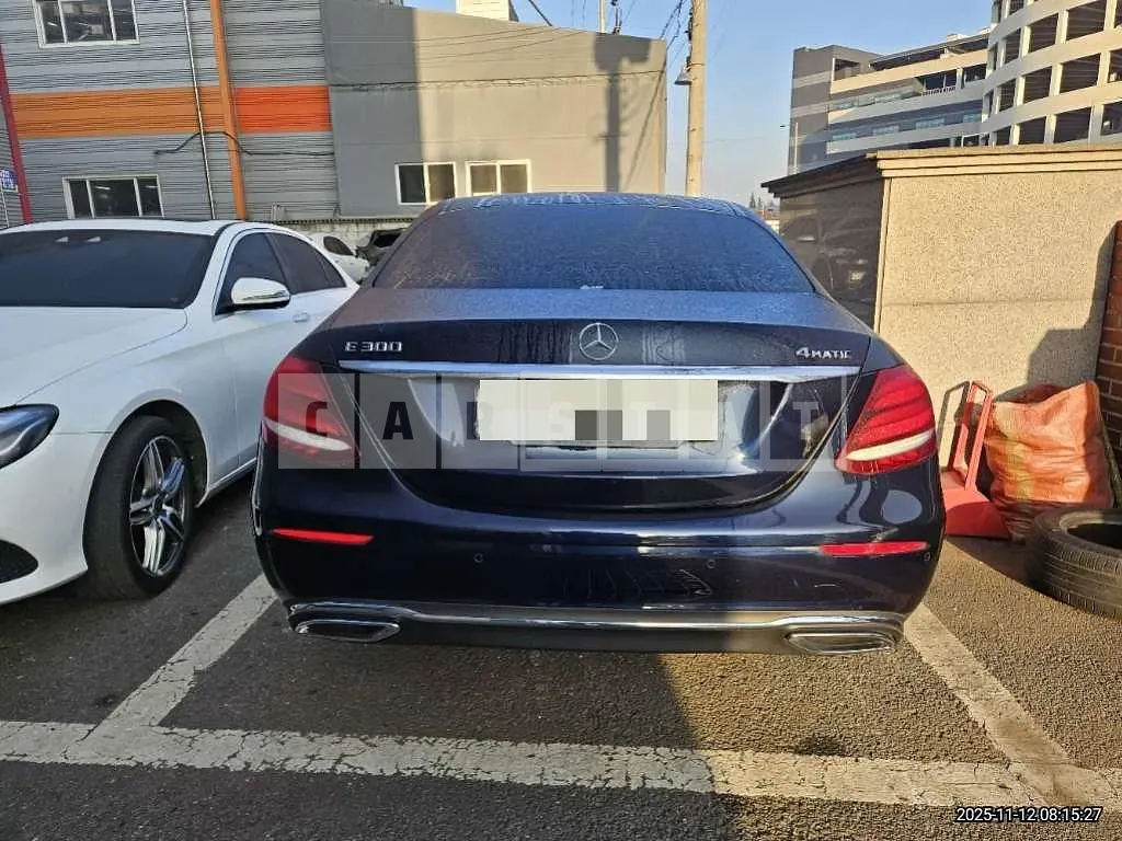 Photo 2 of 35: 2020 Mercedes-Benz E300 4Matic — Korean insurance auction