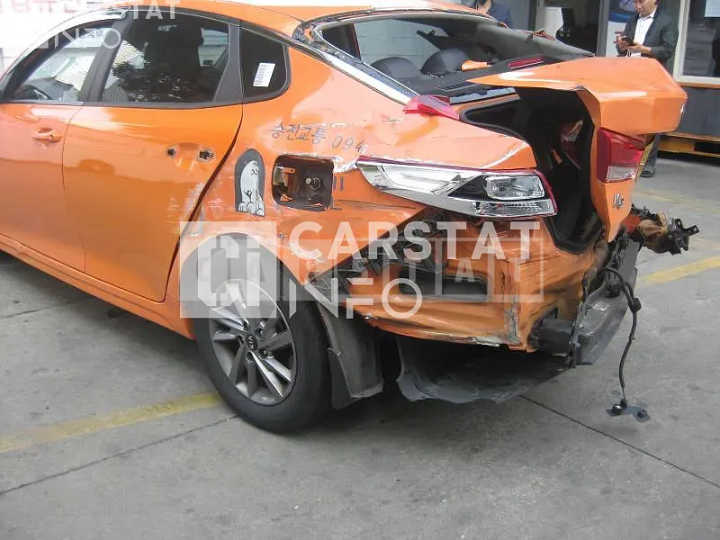 Photo 2 of 5: 2020 Kia K5, VIN KNAGU416BMA400879 — Korean insurance auction