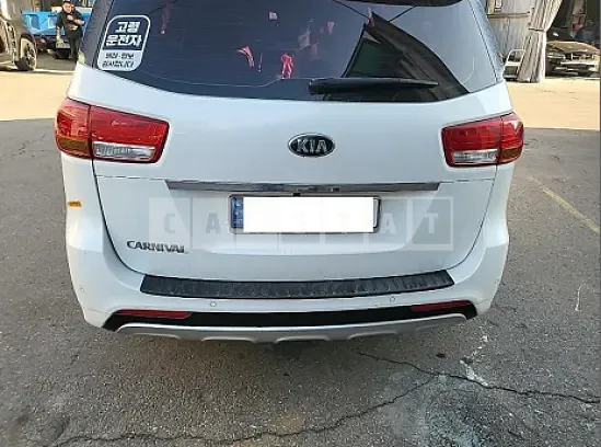 Photo 2 of 17: 2017 Kia Carnival — Korean insurance auction