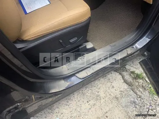Photo 2 of 13: 2021 Kia Sorento, VIN KNARK81GBMA021823 — Korean insurance auction