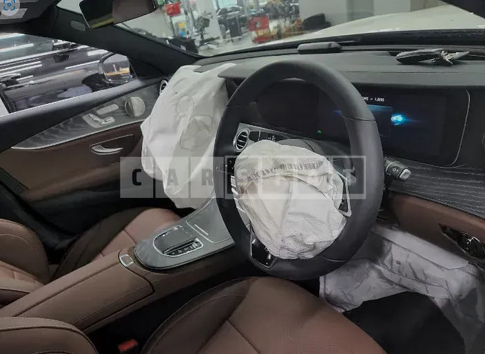 Photo 2 of 7: 2022 Mercedes-Benz E 350 4Matic, VIN W1KZF8GB2NB046538 — Korean insurance auction