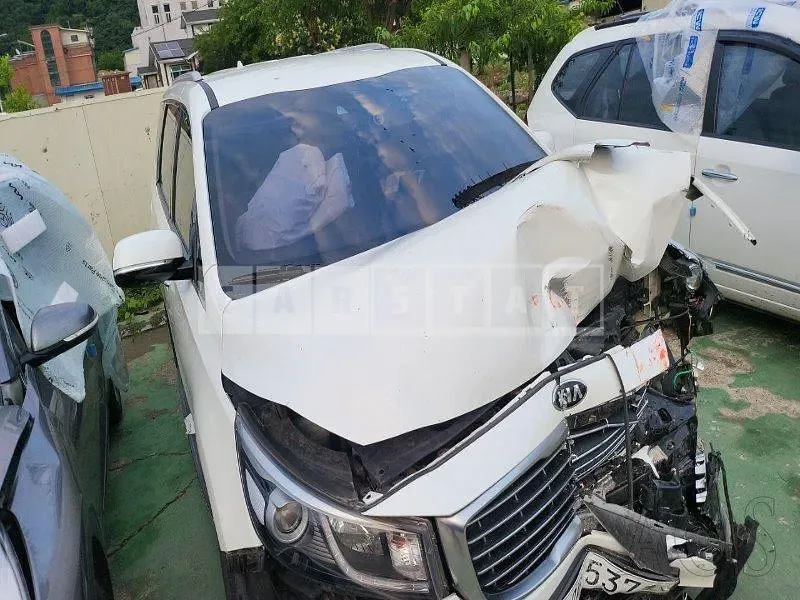 Photo 2 of 16: 2015 Kia Carnival, VIN KNAME81ABFS061664 — Korean insurance auction