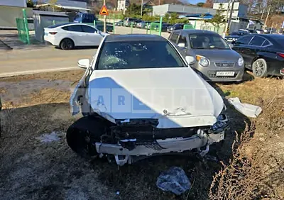 Photo 1 of 21: 2019 Mercedes-Benz C 220d — Korean insurance auction