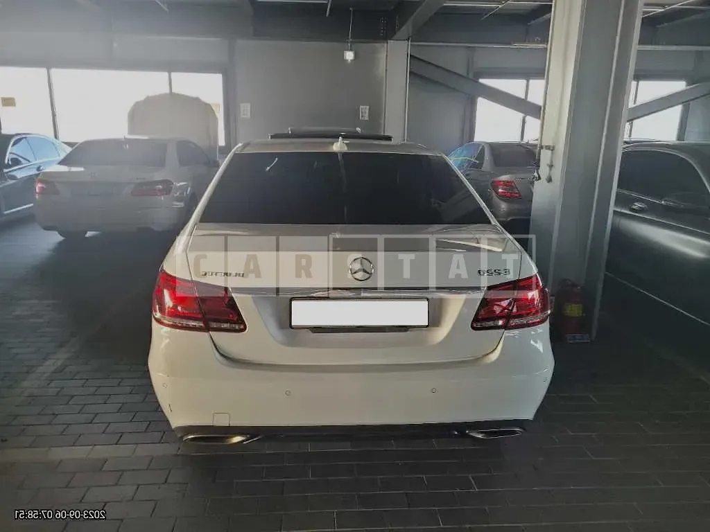 Photo 2 of 9: 2016 Mercedes-Benz E220 d, VIN WDDZF0EBXHA126703 — Korean insurance auction