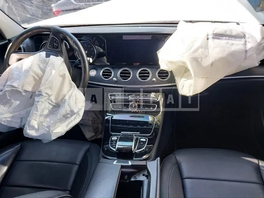 Photo 3 of 3: 2022 Mercedes-Benz E Class, VIN WDDZF4CBXJA353941 — Korean insurance auction
