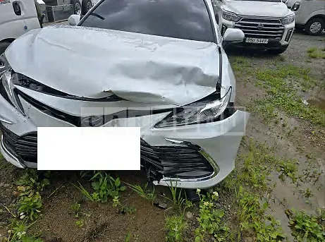Photo 2 of 7: 2024 Toyota Camry Hybrid — Korean insurance auction