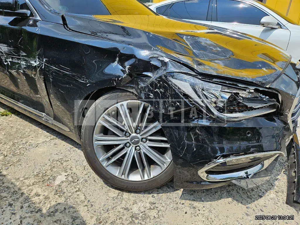 Photo 2 of 19: 2016 Genesis G80 3.3 — Korean insurance auction