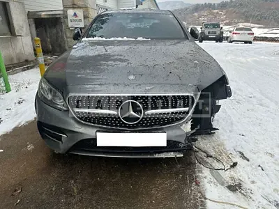 Photo 1 of 50: 2017 Mercedes-Benz E220d — Korean insurance auction