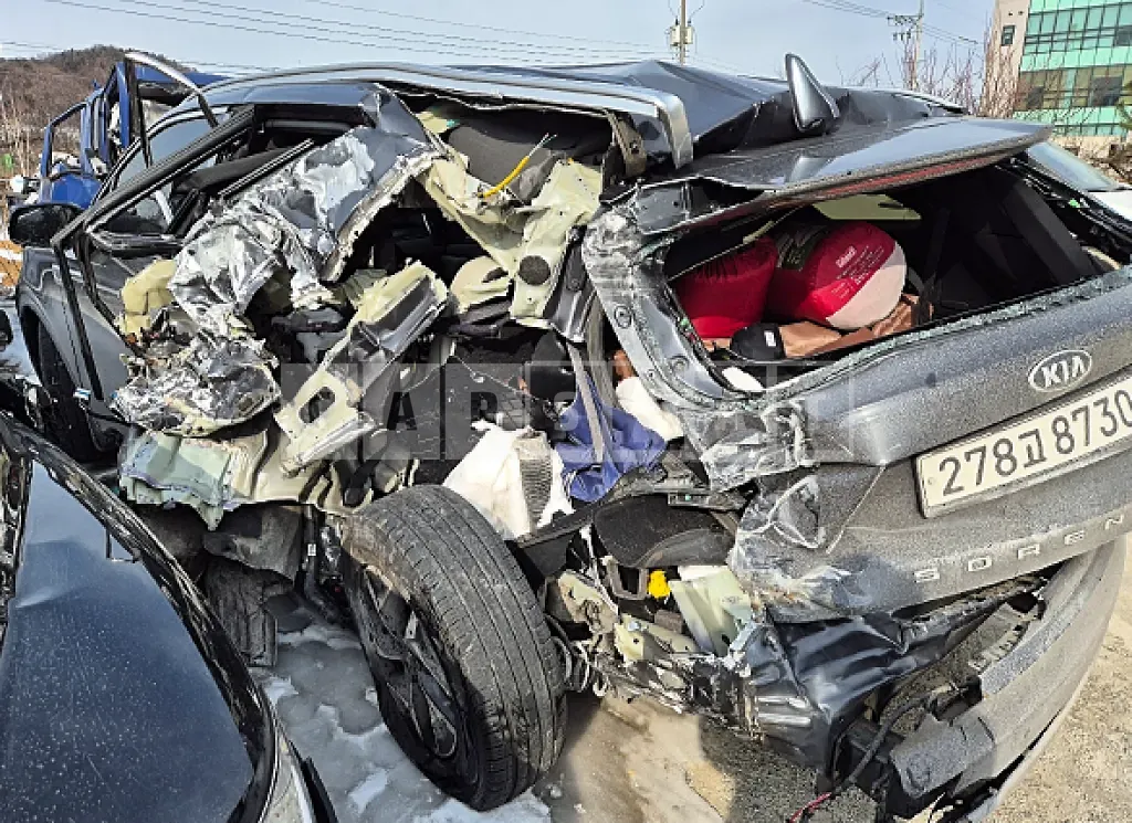 Photo 2 of 5: 2021 Kia Sorento — Korean insurance auction