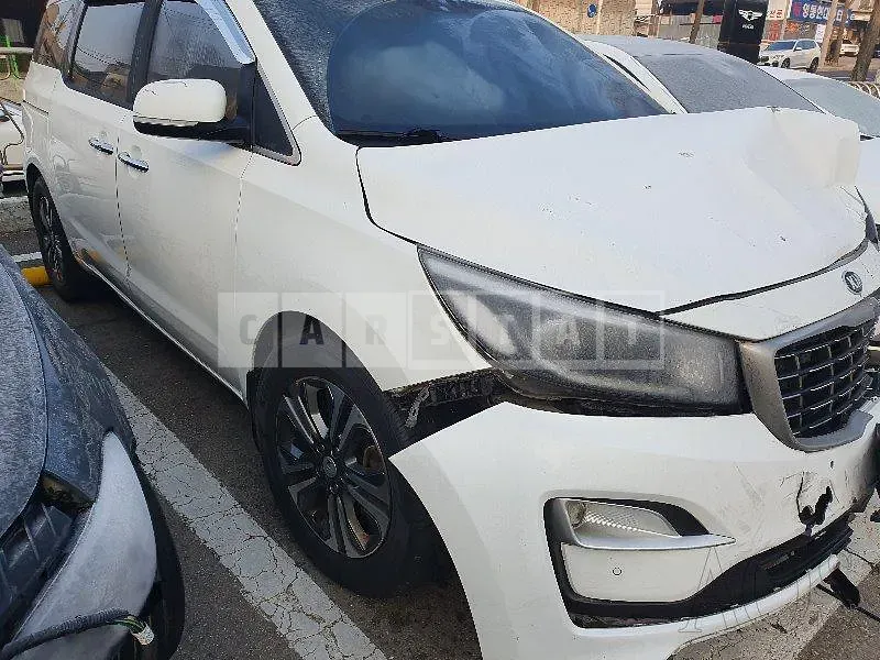 Photo 2 of 16: 2018 Kia Carnival, VIN KNHMF37ABKS475396 — Korean insurance auction
