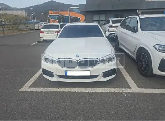 Photo 2 of 21: 2020 BMW 520d xDrive M Sport Package — Korean insurance auction
