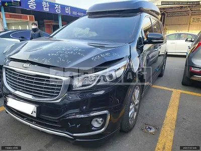 Photo 1 of 11: 2015 Kia Carnival High Limousine, VIN KNAMC81ABFS068549 — Korean insurance auction