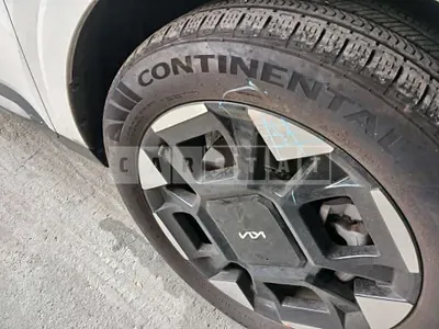 Photo 1 of 2: 2024 Kia (parts) Carnival Hybrid Wheel — Korean insurance auction
