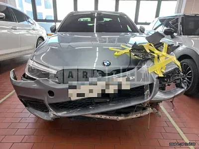 Photo 1 of 18: 2018 BMW 520d xDrive, VIN WBAJC5102JWE54563 — Korean insurance auction