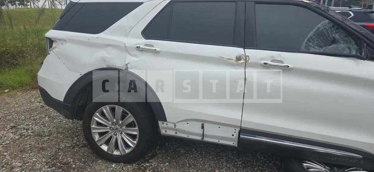 Photo 2 of 18: 2020 Ford Explorer 2.3 — Korean insurance auction