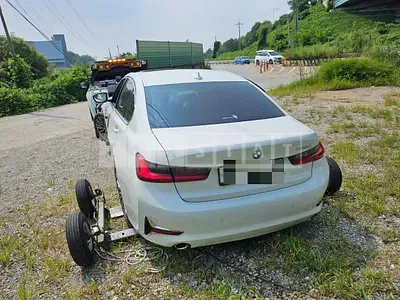Photo 1 of 14: 2020 BMW 320d Luxury — Korean insurance auction