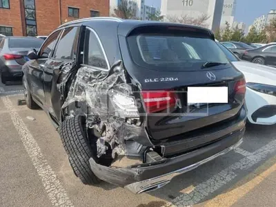 Photo 1 of 25: 2016 Mercedes-Benz GLC220d 4Matic — Korean insurance auction