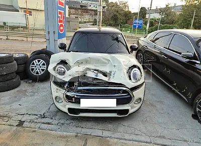 Photo 1 of 10: 2016 MINI Cooper S — Korean insurance auction
