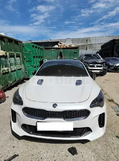 Photo 1 of 41: 2018 Kia Stinger, VIN KNAE751CBJS033997 — Korean insurance auction