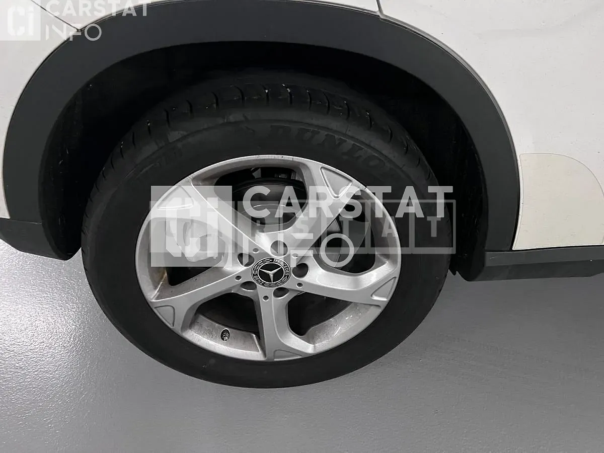 Photo 2 of 12: 2019 Mercedes-Benz GLA220 — Korean insurance auction