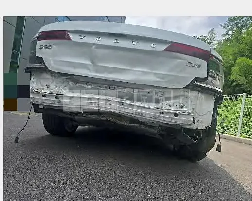Photo 2 of 17: 2017 Volvo S90D4 — Korean insurance auction