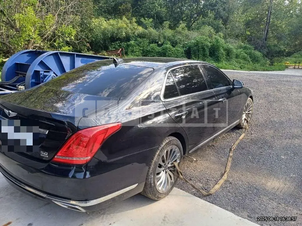 Photo 2 of 13: 2018 Genesis EQ900 — Korean insurance auction