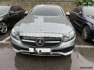 Photo 1 of 5: 2017 Mercedes-Benz E300 — Korean insurance auction