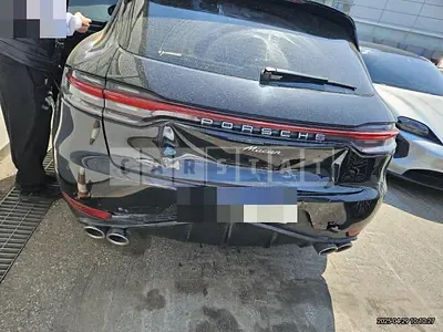 Photo 1 of 61: 2020 Porsche Macan — Korean insurance auction