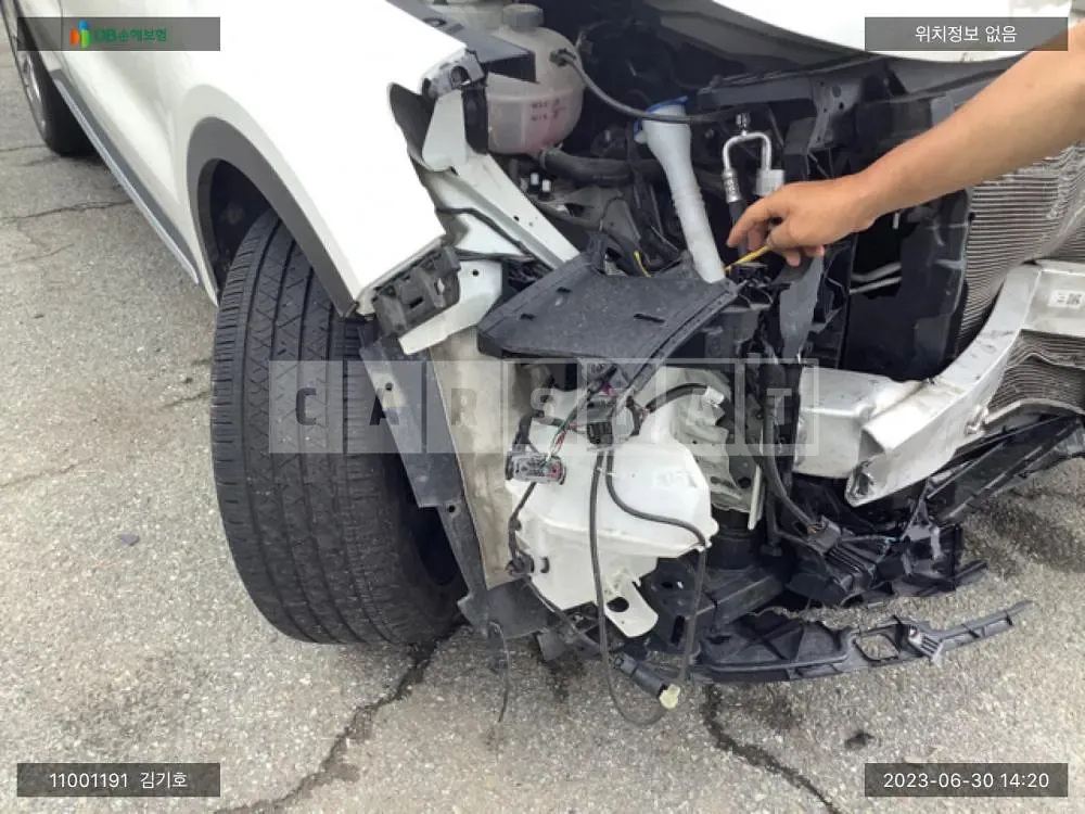 Photo 2 of 11: 2021 Kia Sorento /Sorrento, VIN KNARF81BGMA104673 — Korean insurance auction