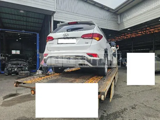 Photo 2 of 25: 2018 Hyundai Santa Fe, VIN KMHSW81UDJU857824 — Korean insurance auction