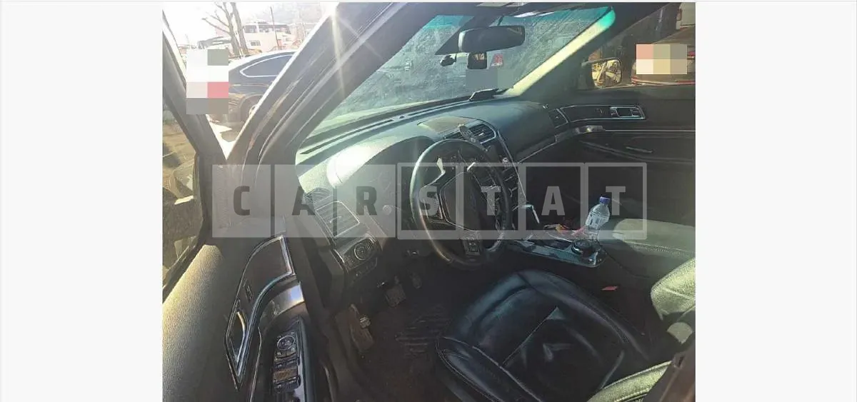 Photo 2 of 9: 2016 Ford Explorer — Korean insurance auction