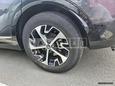 Photo 1 of 3: 2023 Kia (part) Sportage Hybrid Wheel — Korean insurance auction