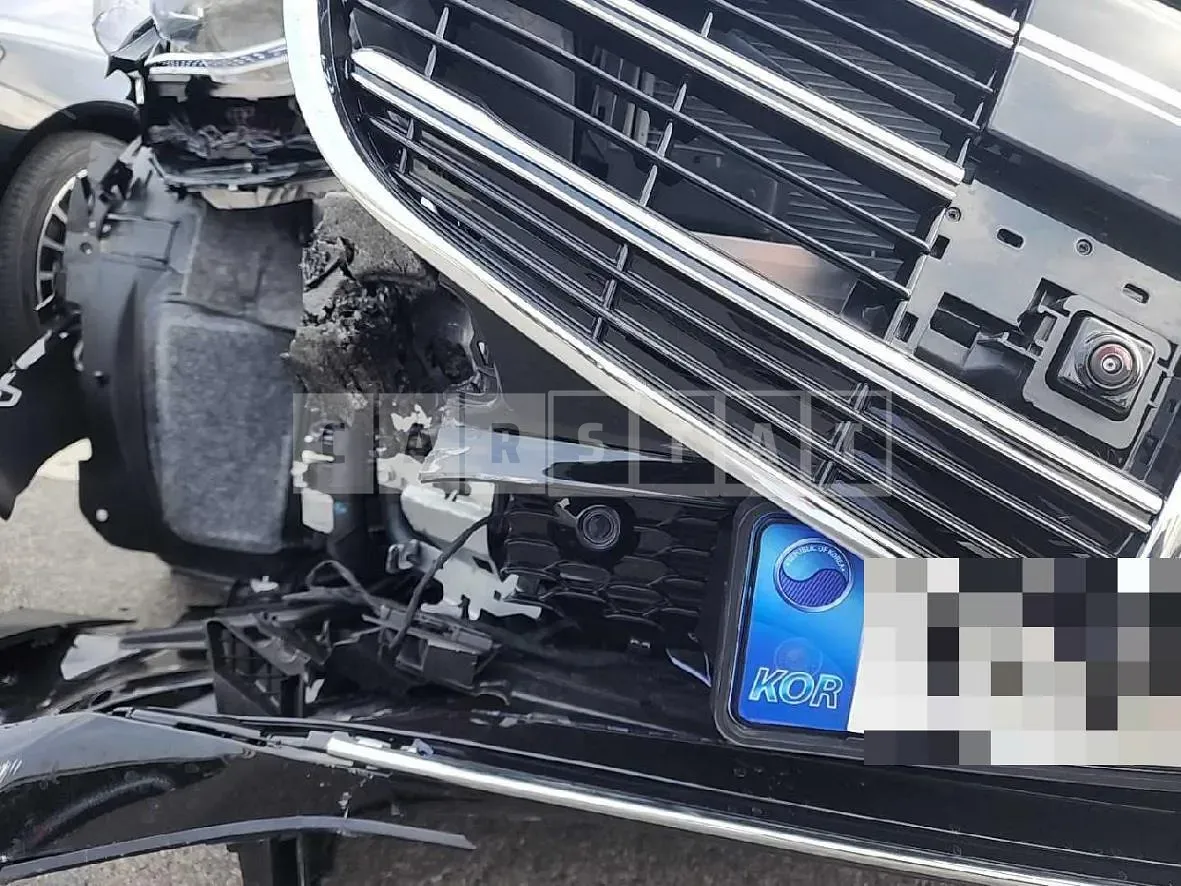 Photo 2 of 70: 2023 Mercedes-Benz S500 4Matic, VIN W1K6G6DBXPA202794 — Korean insurance auction
