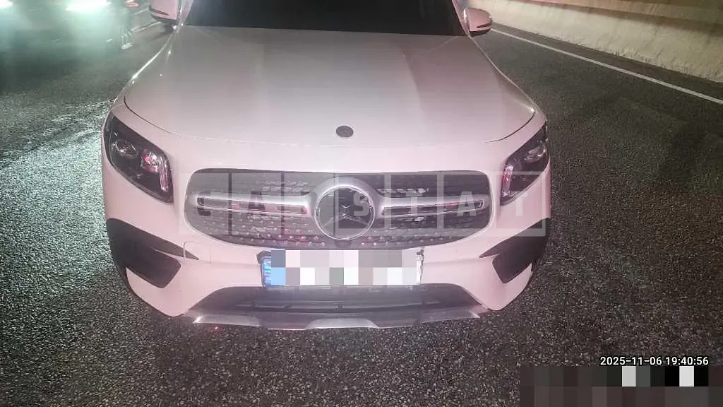 Photo 2 of 13: 2021 Mercedes-Benz GLB250 4Matic — Korean insurance auction