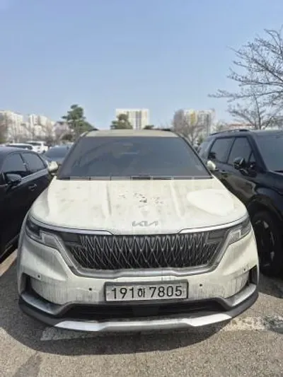 Photo 1 of 8: 2023 Kia Carnival — Korean insurance auction