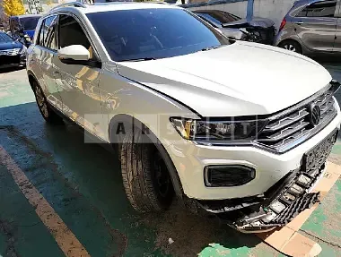 Photo 2 of 13: 2021 Volkswagen T-Roc 2.0 TDI, VIN WVGZZZA1ZMV032351 — Korean insurance auction