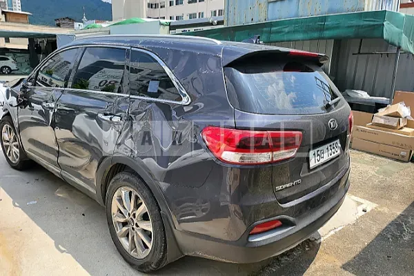 Photo 2 of 10: 2017 Hyundai Kia Sorento, VIN KMHDG41UBEU072141 — Korean insurance auction