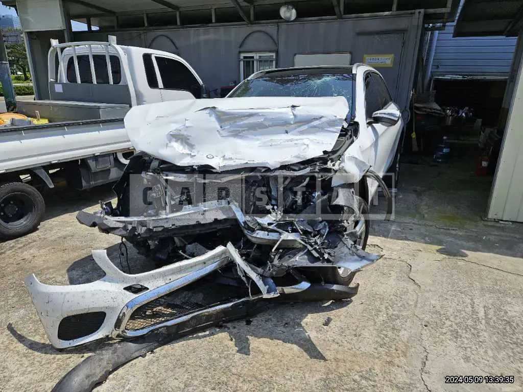 Photo 2 of 18: 2016 Mercedes-Benz GLC220d 4Matic — Korean insurance auction