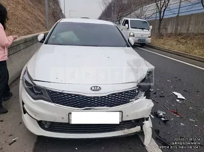Photo 1 of 5: 2018 Kia K5 — Korean insurance auction
