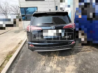 Photo 1 of 26: 2018 Toyota RAV4 Hybrid, VIN JTMDJREV1JD205098 — Korean insurance auction