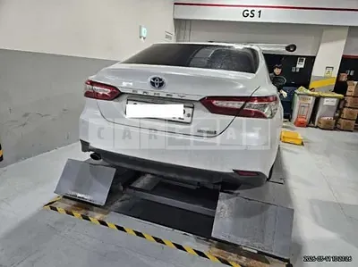 Photo 1 of 16: 2018 Toyota Camry Hybrid, VIN JTNB21HK2J3009955 — Korean insurance auction