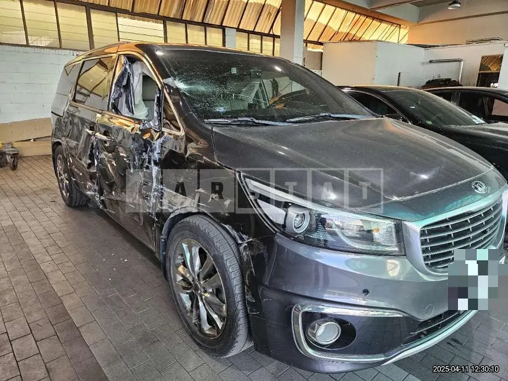 Photo 2 of 20: 2017 Kia Carnival Limousine — Korean insurance auction