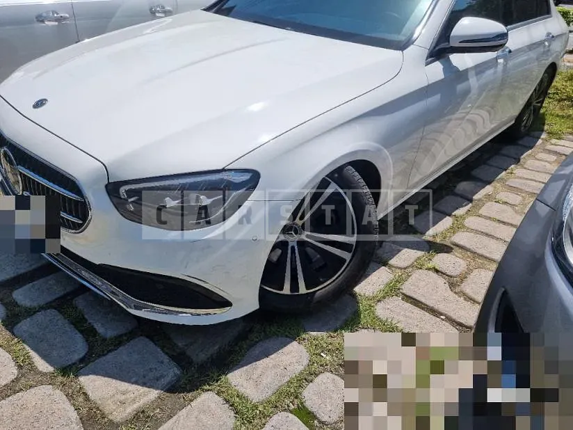 Photo 2 of 4: 2020 Mercedes-Benz E250 — Korean insurance auction